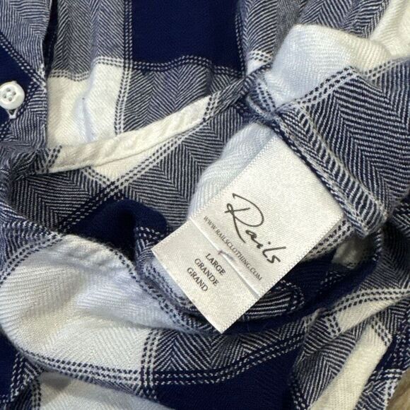 Rails flannel size medium - Picture 3 of 6
